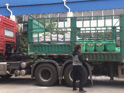 工业污水池的腐蚀性强，先择鲁蒙LM复合防腐防水涂料