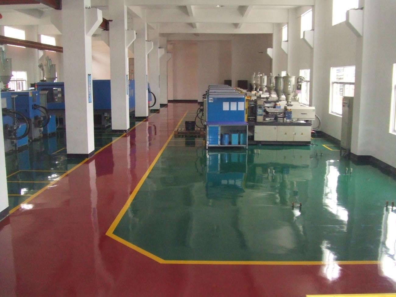 工厂地板常用的几种鲁蒙<i style='color:red'>喷涂聚脲地坪</i>涂料的颜色