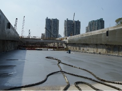 大多隧道防水工程采用鲁蒙<i style='color:red'>喷涂聚脲弹性体</i>防水涂料